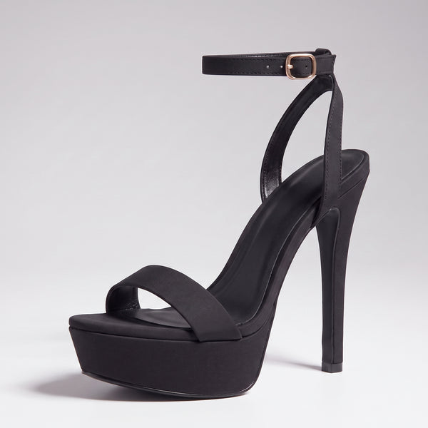 ZAPATILLA NEGRA DE TACÓN DELGADO CON PLATAFORMA (MOD 7177)