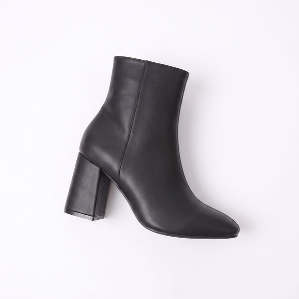 BOTÍN NEGRO ELEGANTE CON TACÓN GRUESO PARA MUJER (MOD 840-1)