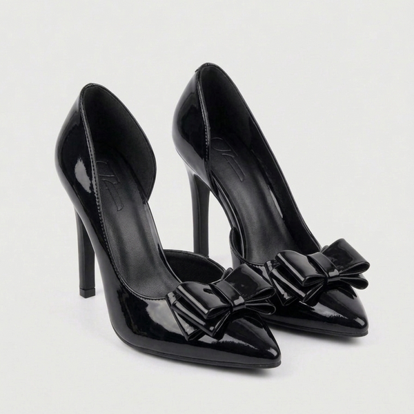 ZAPATILLA PUNTAL NEGRA CON TACÓN DELGADO Y MOÑO (MOD 4033)