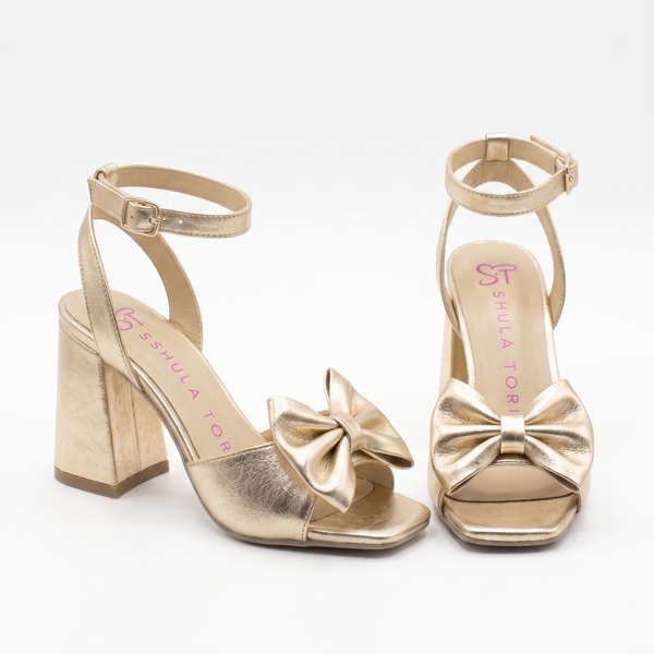 ZAPATILLA CÓMODA ORO CON MOÑO DE TACÓN ANCHO (MOD 5021)