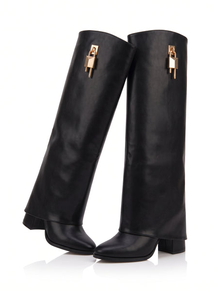BOTA NEGRA DESMONTABLE CON TACÓN GRUESO Y CANDADO (MOD 843)