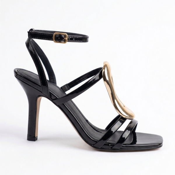 ZAPATILLA NEGRA DE TACÓN DELGADO CON HERRAJE (MOD 9127)