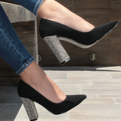 ZAPATILLA NEGRA CON TACÓN BRILLANTE (MOD 4000)