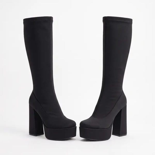 BOTA NEGRA TIPO BRATZ CON TACÓN GRUESO Y PLATAFORMA (MOD 230)