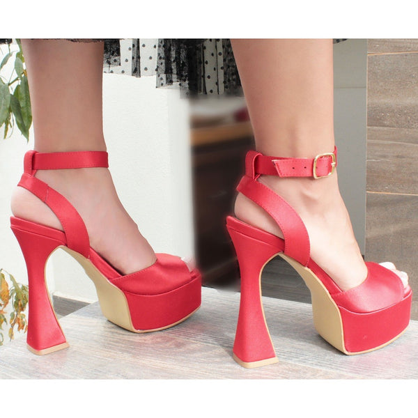 ZAPATILLA ROJA DE TACÓN DELGADO CON PULSERA (MOD 90-108)