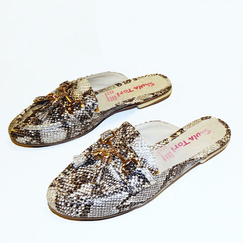 MULE ANIMAL PRINT CON HERRAJE Y MOTITAS (MOD ANDREA)