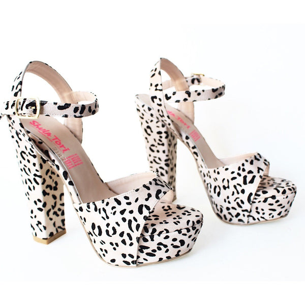 SANDALIA ANIMAL PRINT CON PLATAFORMA TACÓN GRUESO (MOD 7147)