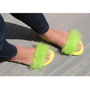 SANDALIA PLANA CON PLUMAS (MOD S-02)