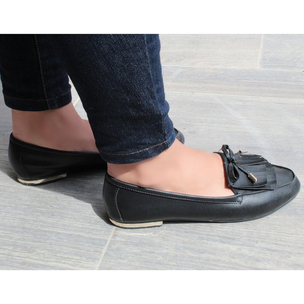 MOCASÍN NEGRO CON FLECOS Y MOÑO  (MOD 07)
