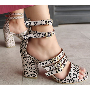 SANDALIA ANIMAL PRINT DE TACÓN GRUESO CON TIRAS (MOD 1614)